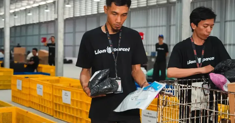 Pengiriman Sparepart dari Surabaya Meningkat, Lion Parcel Perkuat Dukungan untuk Industri Otomotif & Elektronik